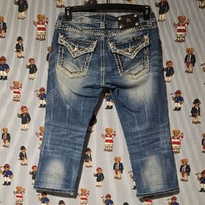 Miss Me Signature Cuffed Capris Size 29 Gem Bling Pockets Medium Wash